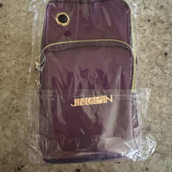 New Crossbody - Picture 4 of 4